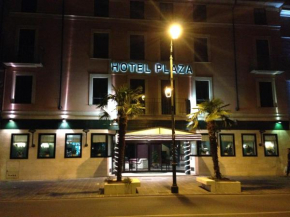  Hotel Plaza  Дезенцано Дель Гарда